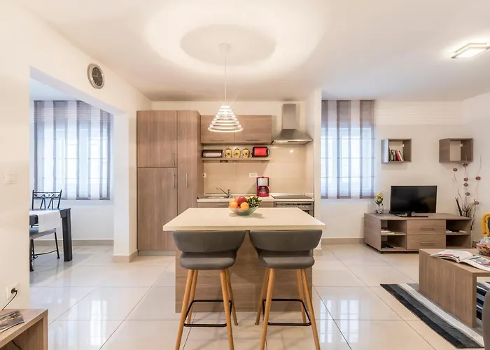 Appartement à 2 Chambres à Coucher
